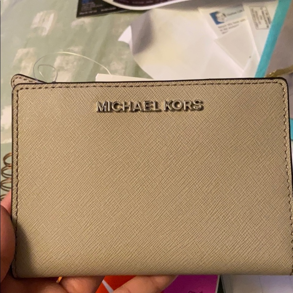 Medium size wallet